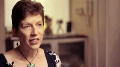 Gill Rapley autorica knjige Beba vođa dohrane opovrgava mit o tome da djecu trebamo dohranjivati kašicama