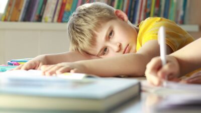 Zašto škola toliko umara djecu?